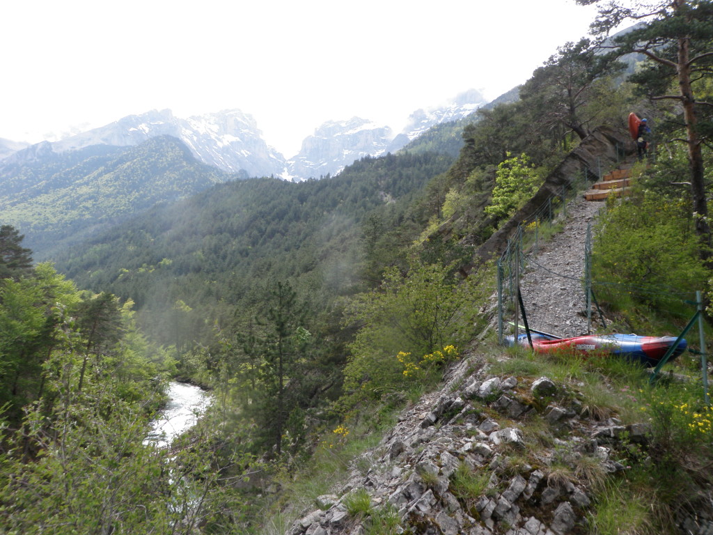 Le portage : ça monte puis ça descend sévèrement !