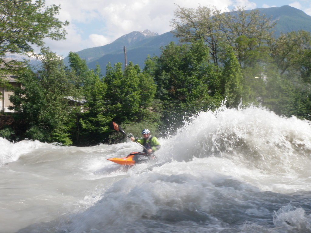 Fabian dans la vague de la Clapière